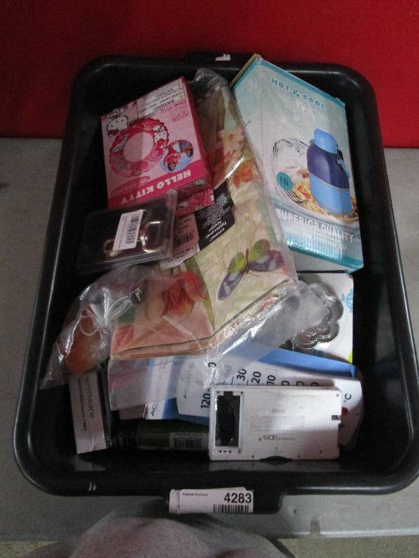 lot 4283 image: Lot of Random Items