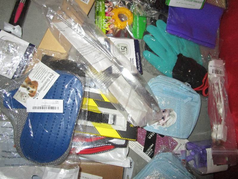 lot 4280 image: Lot of Random Items
