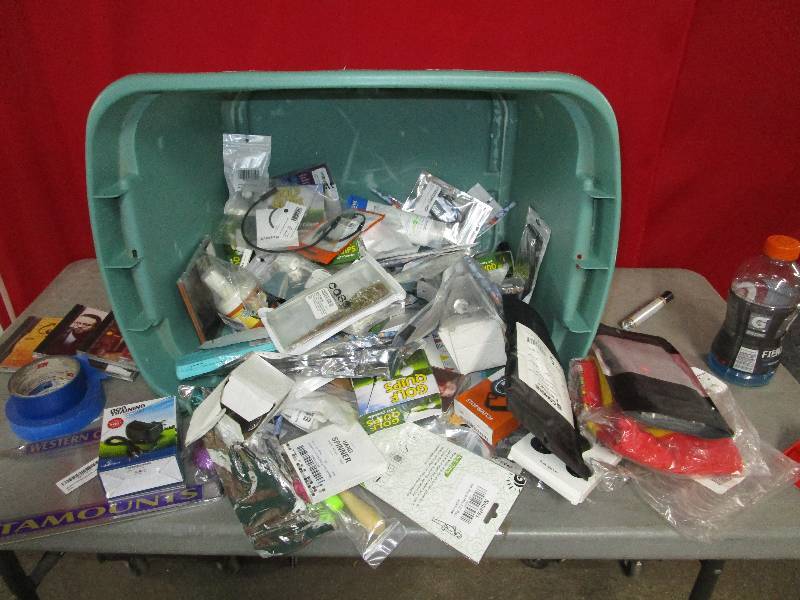 lot 4273 image: Lot of Random Items