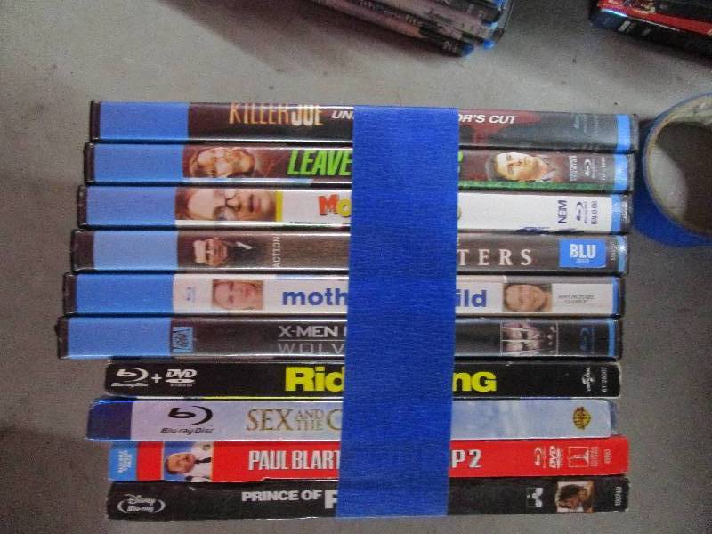 lot 4255 image: Blu-Ray DVD Bundle