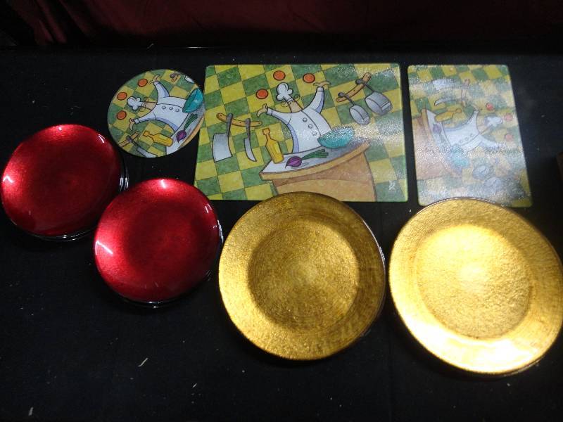 lot 4319 image: Red and Gold Plates lot