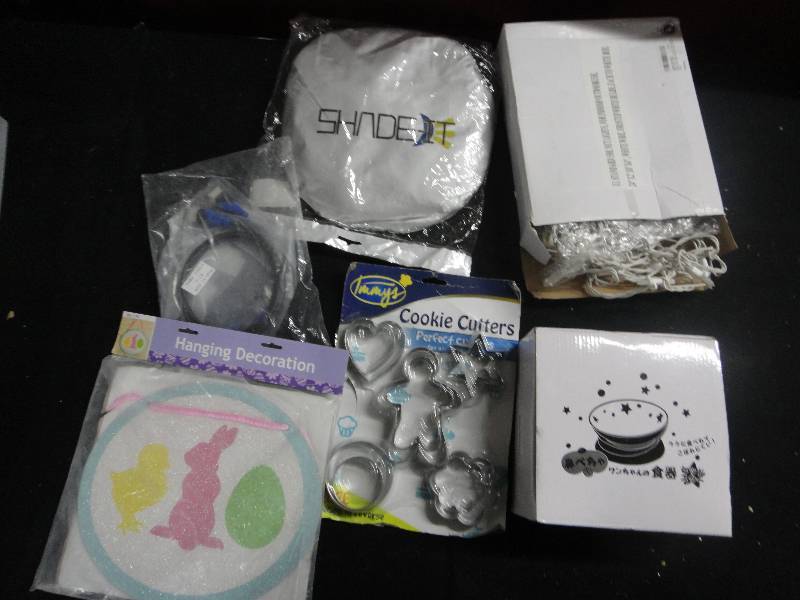 lot 4327 image: Lot of Random Items