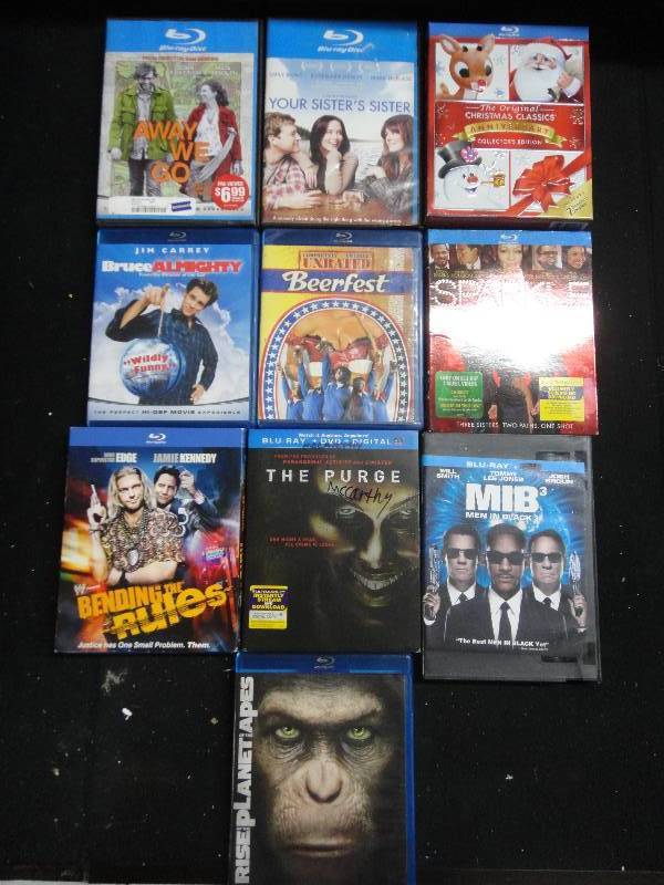 lot 4351 image: Blu-Ray DVD Bundle