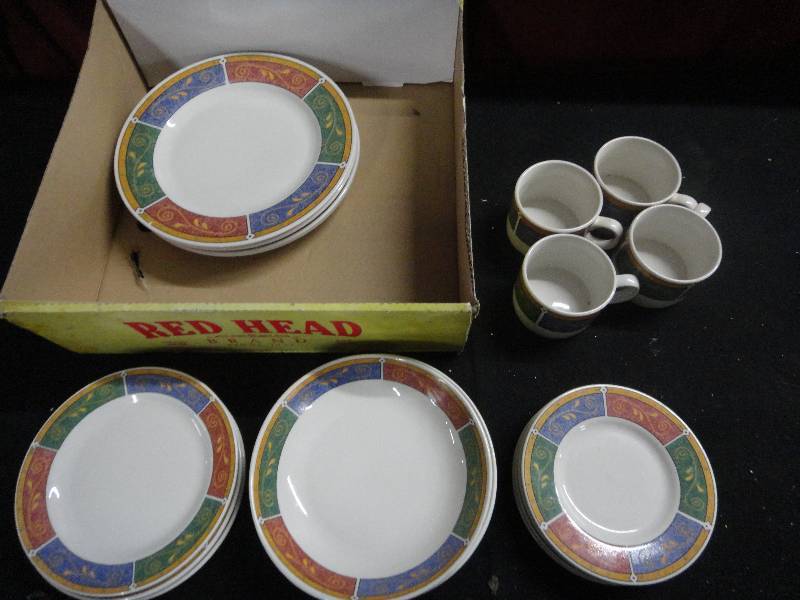 lot 4361 image: Dish Set Lot