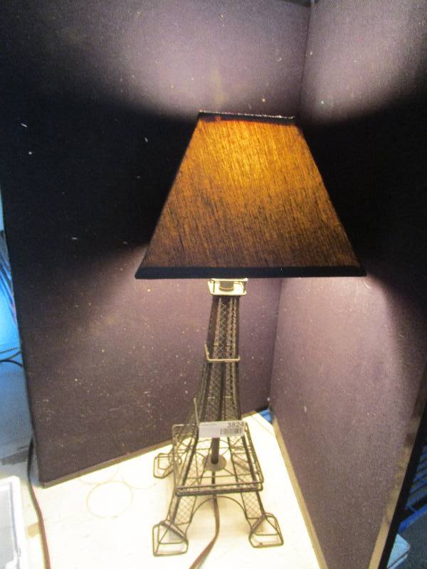 lot 3824 image: Eiffel Tower Lamp