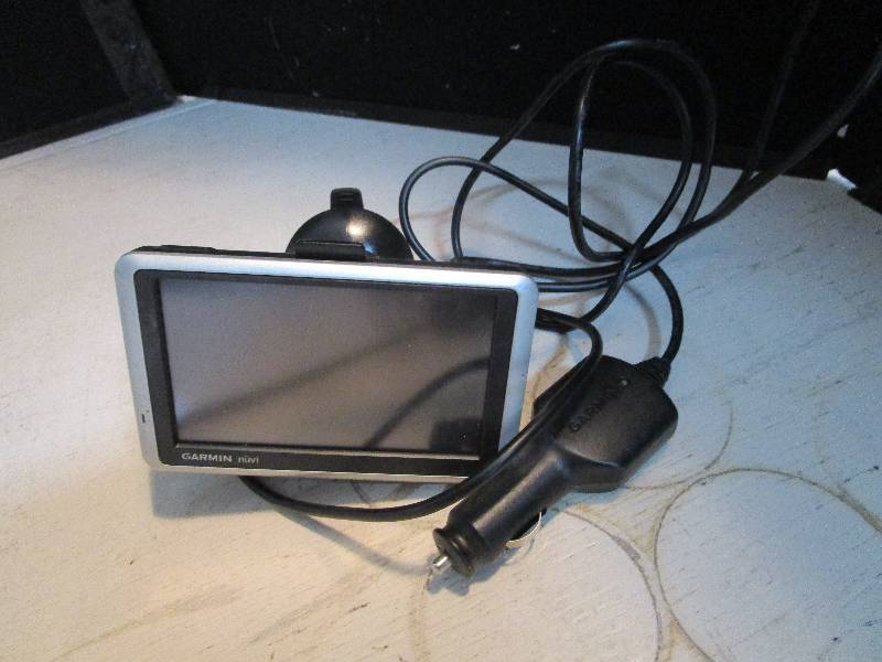 lot 3826 image: Garmin GPS