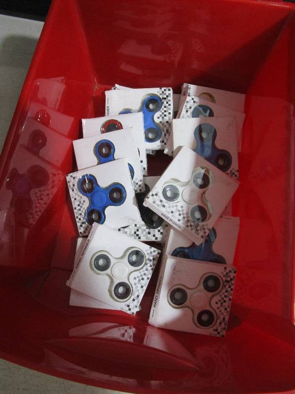 lot 3812 image: Fidget Spinner Lot