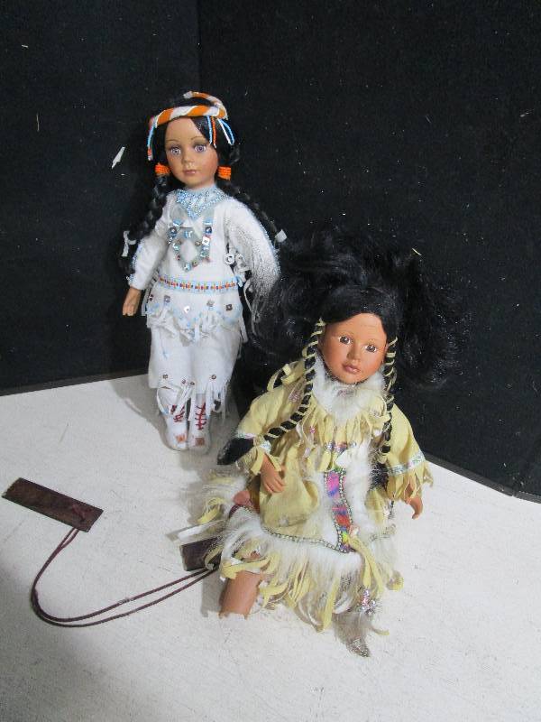 lot 3811 image: Native American Dolls