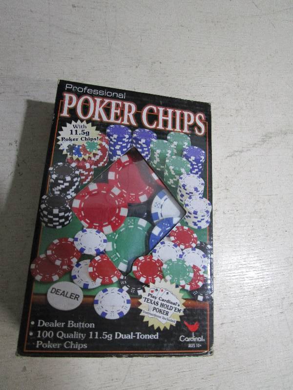 lot 3808 image: Poker Chips Set