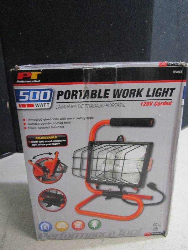 lot 3881 image: Portable Power Light