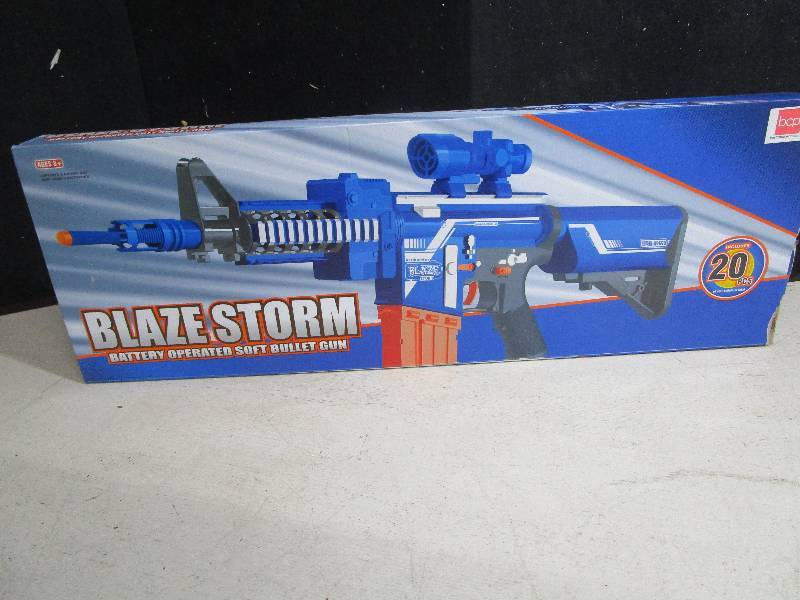 lot 3879 image: Blaze Storm Toy Machine Gun