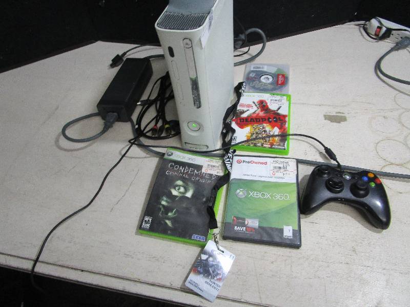 lot 3872 image: Xbox 360 Lot