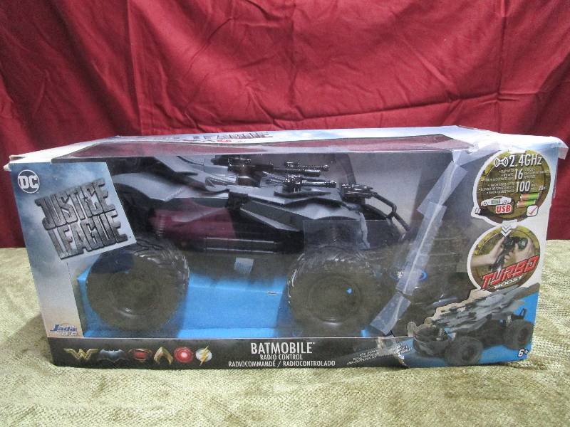lot 3865 image: Radio Controlled JL Batmobile