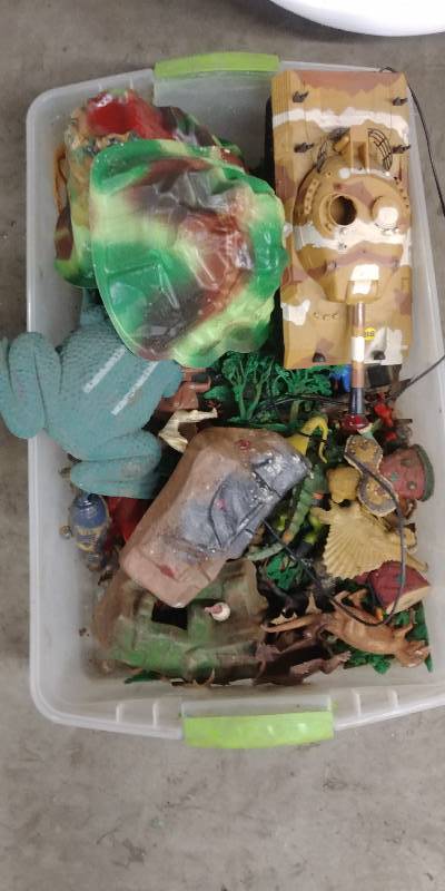 lot 6208 image: Vintage Toy Lot