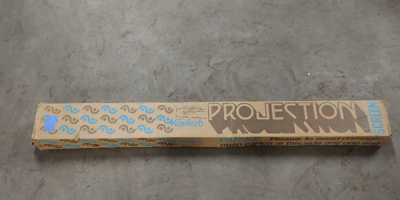 lot 27 image: Vintage 40x40 Projection Screen with Tripod