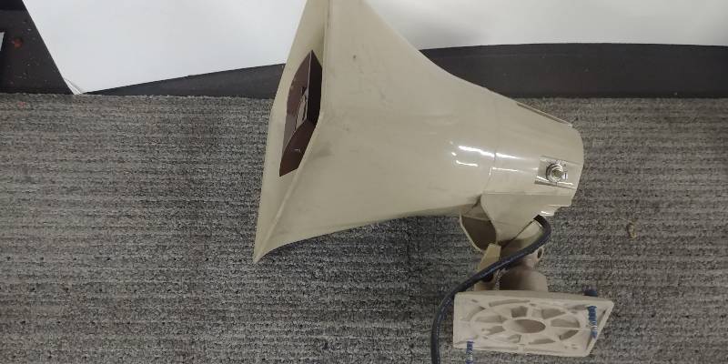 lot 42 image: Valcom V-1030C Horn