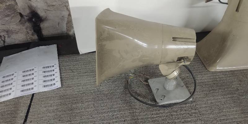 lot 44 image: Valcom V-1030C Horn