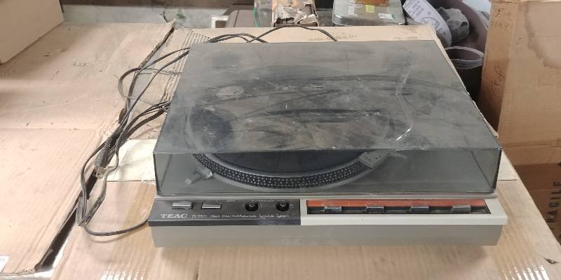lot 55 image: Teac PX-550 Turntable Record Player