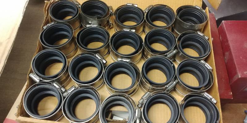 lot 94 image: Box of 20 2 No-Hub Couplings