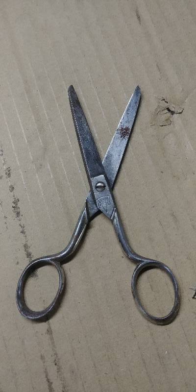 lot 80 image: Keen Kutter Scissors