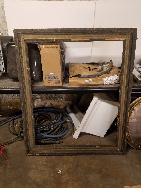 lot 3171 image: Wall Decor