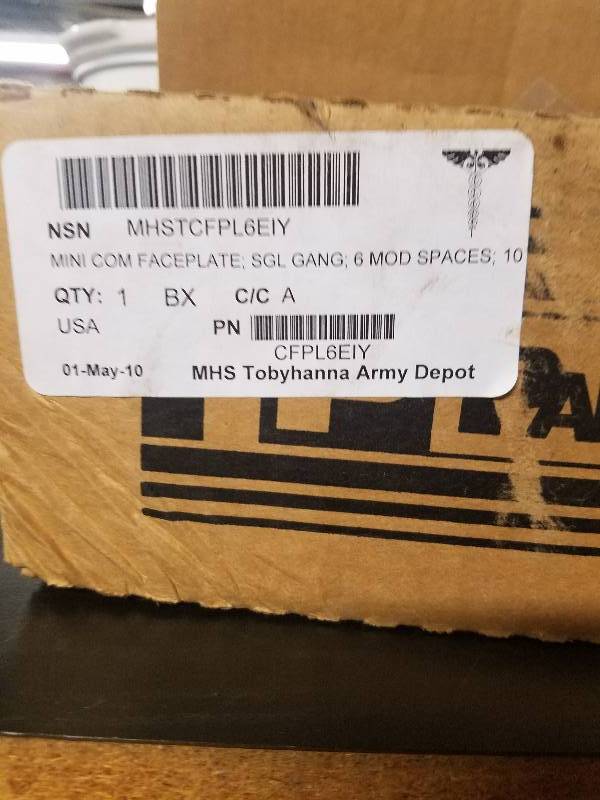 lot 3198 image: Box of 10 Panduit Mini-Com Single Gang 6 Module Faceplates