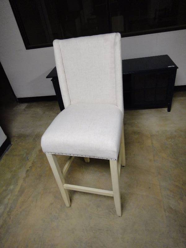 lot 1193 image: Mix n Match Bar Stool