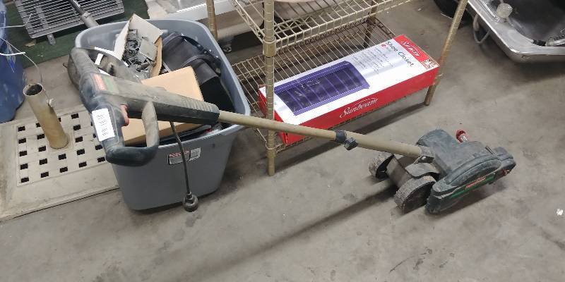 lot 157 image: Craftsman Electric Edger