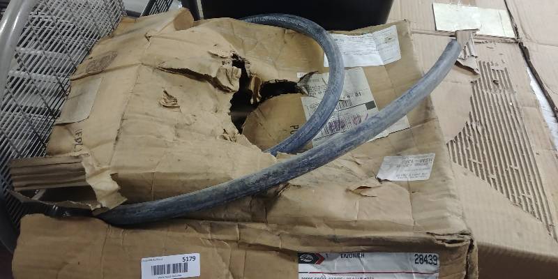 lot 5179 image: 12 Green Stripe Heater Hose