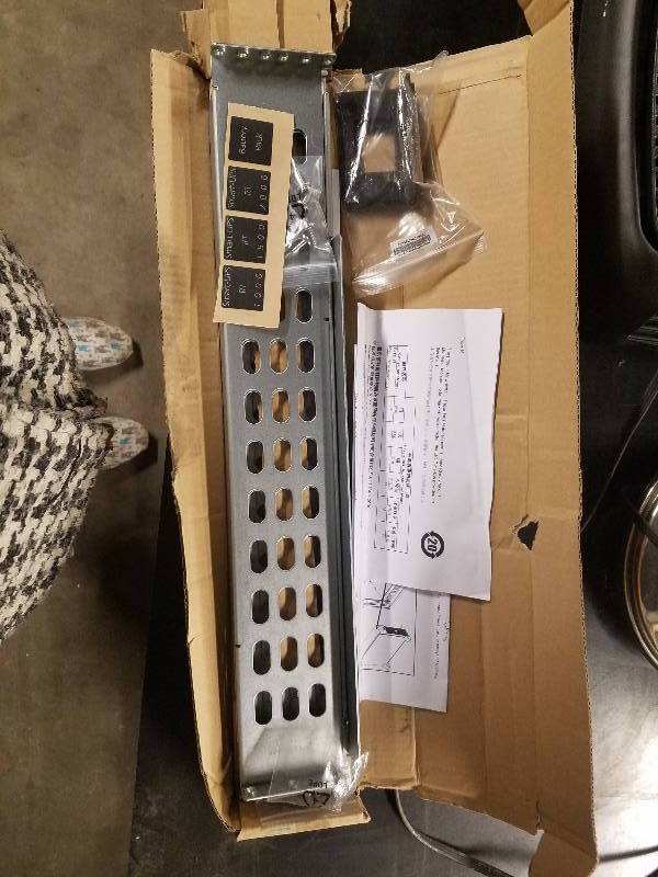 lot 3213 image: APC Tower-to-Rack Conversion Kit