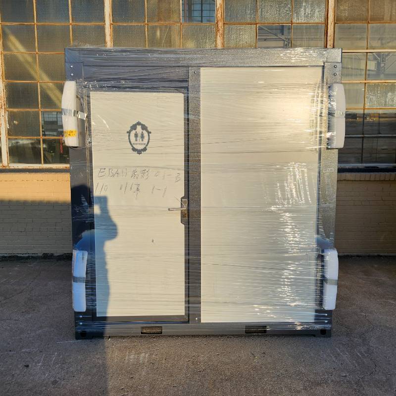 lot 602 image: Unused Suihe Portable Restroom w Showers model B
