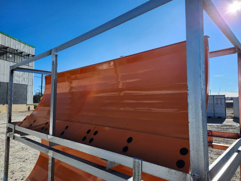 lot 724 image: Unused Suihe 72In Skid Steer Dozer Blade