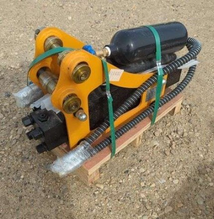 lot 8354 image: Unused Blackwolf Mini Excavator Hydraulic Breaker - Demolition and Recycling Attachments