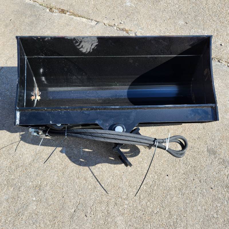 lot 8488 image: Unused CAPTOK 24inch Tilting Bucket For Excavator