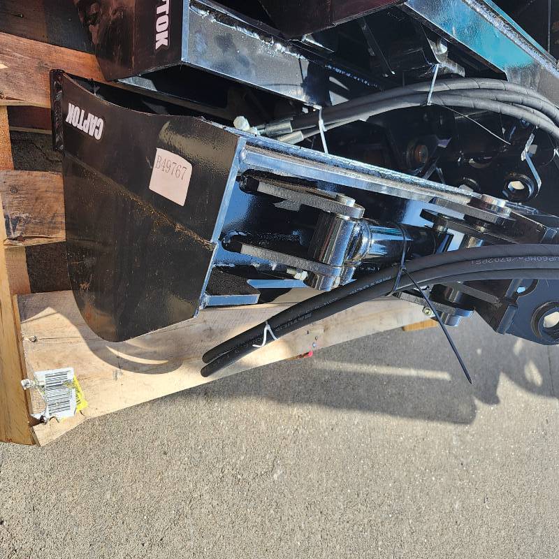 lot 8489 image: Unused CAPTOK 32inch Tilting Bucket For Excavator