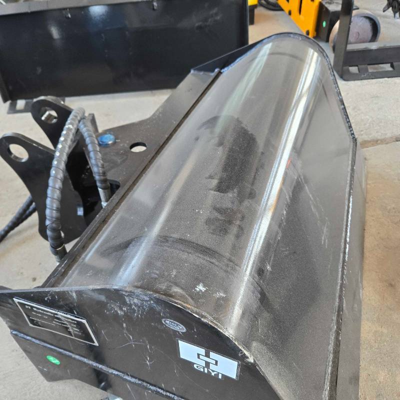 lot 8412 image: Unused Hydraulic Excavator Bucket - Excavator Attachments  3-5Ton