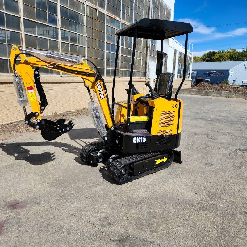 lot 8010 image: Unused CAPTOK Mini Excavator  CK15