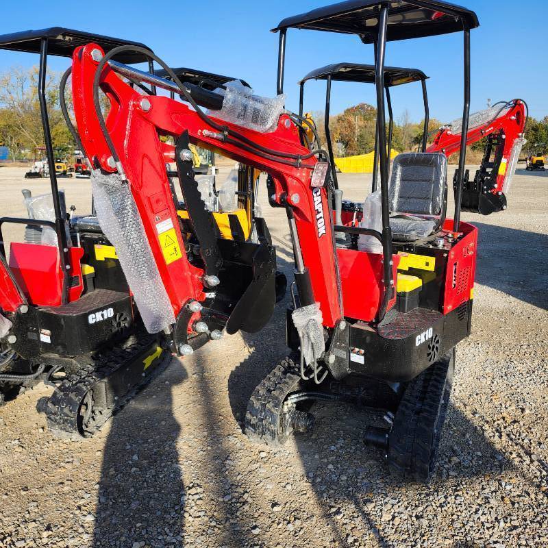 lot 8441 image: Unused CAPTOK Mini Excavator  CK10  Red