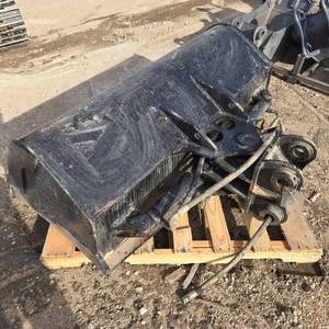 lot 36 image: Hydraulic Tilt Excavator Bucket Attachment