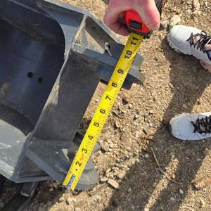 lot 37 image: Heavy Duty Excavator Bucket