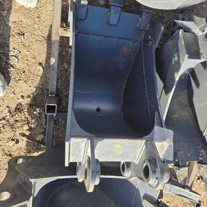 lot 38 image: Heavy Duty Excavator Bucket