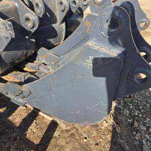 lot 58 image: Heavy Duty Excavator Bucket Attachment