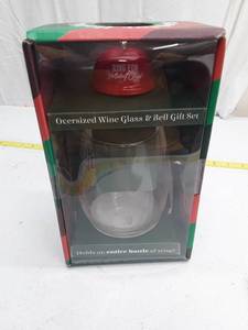 lot 30152 image: Oversize Wine Glass & Call Bell Gift Set