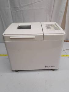 lot 30158 image: Magic Chef Breadmaker - missing paddles