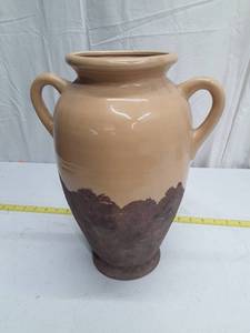 lot 30164 image: 14 Tall Vase