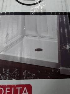 lot 30165 image: Delta 32 x 32 Shower Base - Classic 400 - Slight Damage