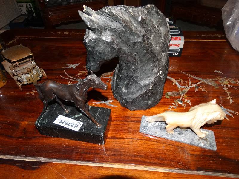 lot 384 image: Horse & Lion Decor.  Small Horse Base Needs Repair, Lion Needs Reglued to Base, Large Horse has Chips.