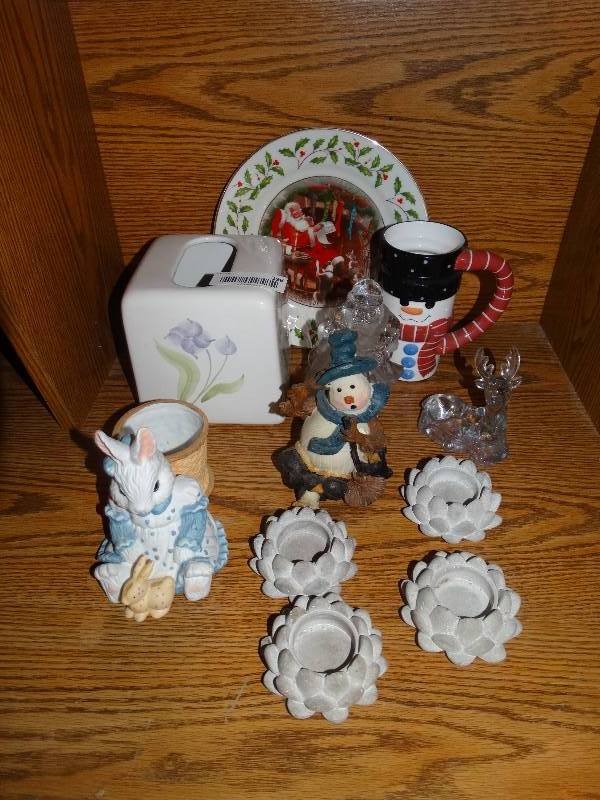 lot 398 image: Holiday Decor, Tealight Cups, Ceramic Tissue Box Cover.