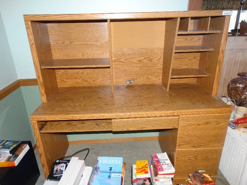 lot 403 image: Large Computer Desk wHutch Top.