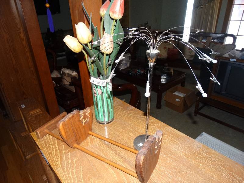 lot 426 image: Book Rack, Picture Display Stand, Vase wWood Tulips.